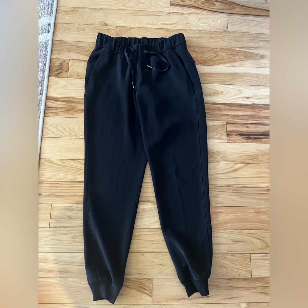 Lululemon size 4 black pants